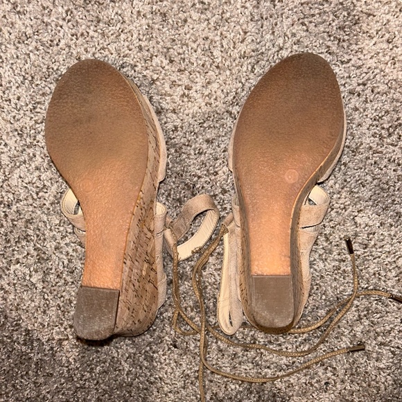 Tan wedge heels - Picture 6 of 10